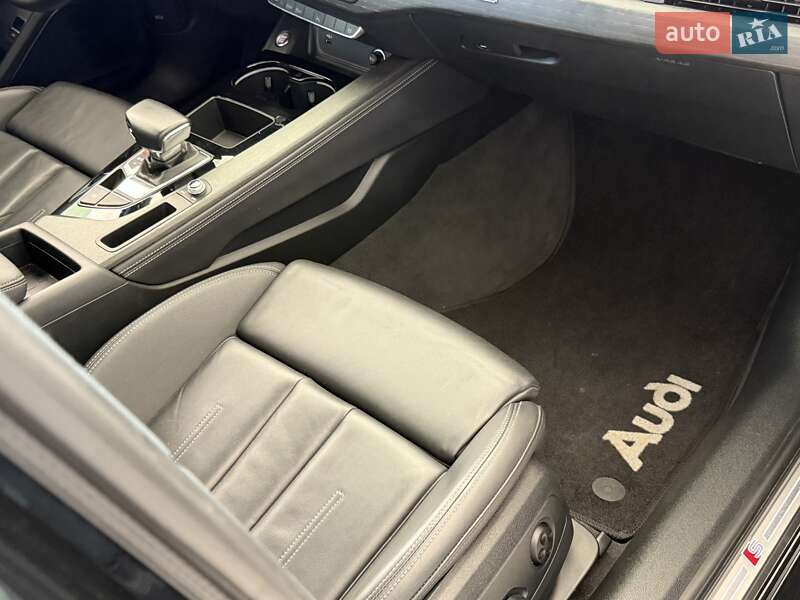 Седан Audi A4 2023 в Одессе