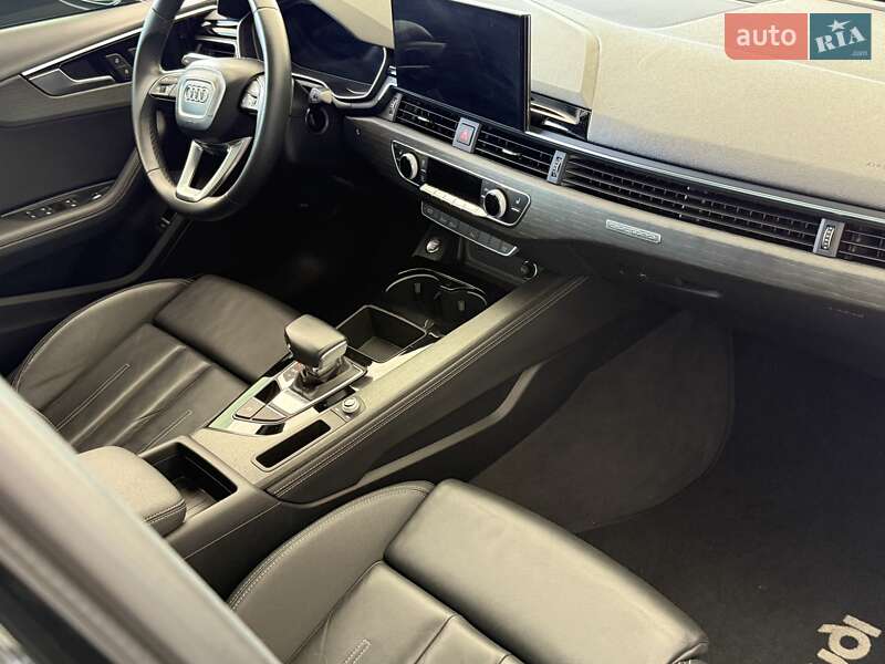 Седан Audi A4 2023 в Одессе