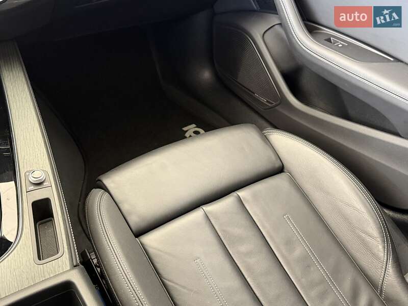 Седан Audi A4 2023 в Одессе