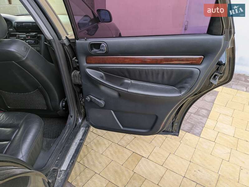 Универсал Audi A4 1999 в Сарнах