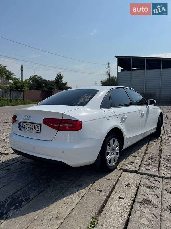 Седан Audi A4 2012 в Харкові