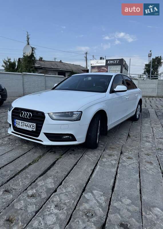 Седан Audi A4 2012 в Харкові