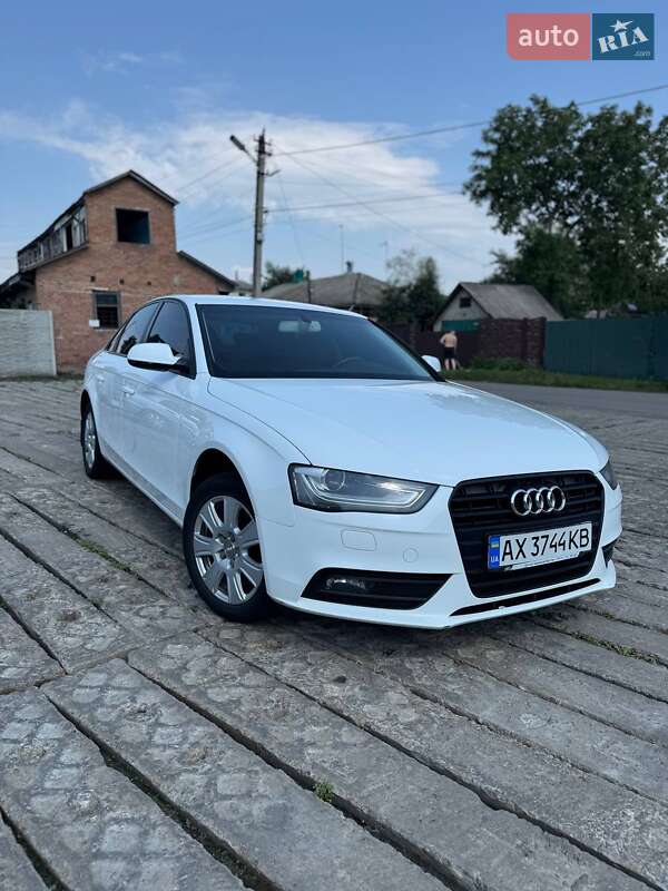 Седан Audi A4 2012 в Харкові