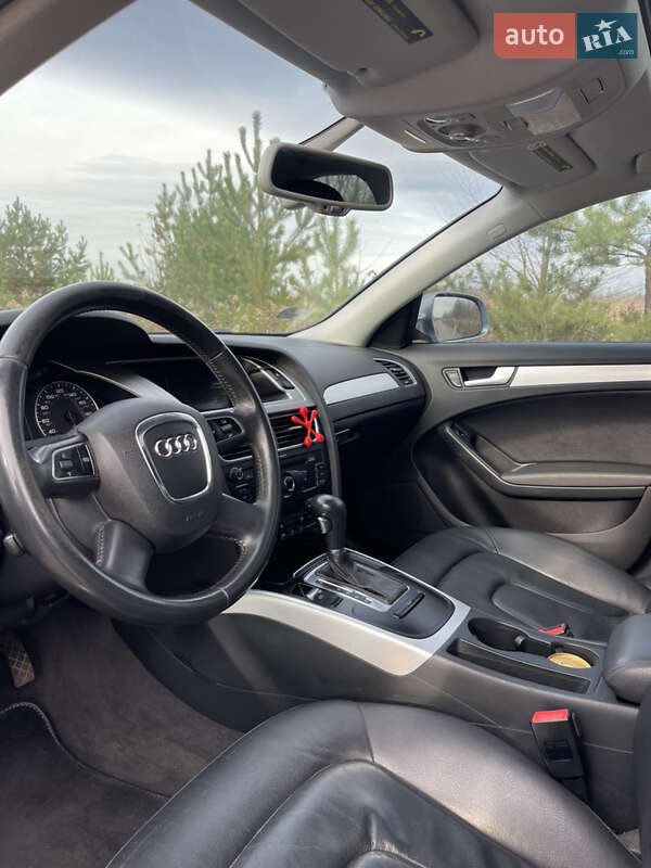 Седан Audi A4 2011 в Львові