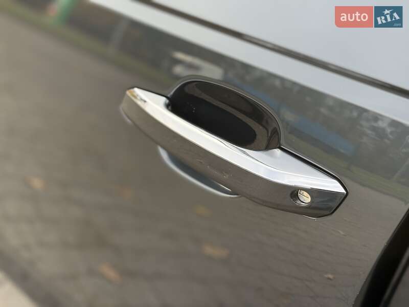 Седан Audi A4 2016 в Радивиліві