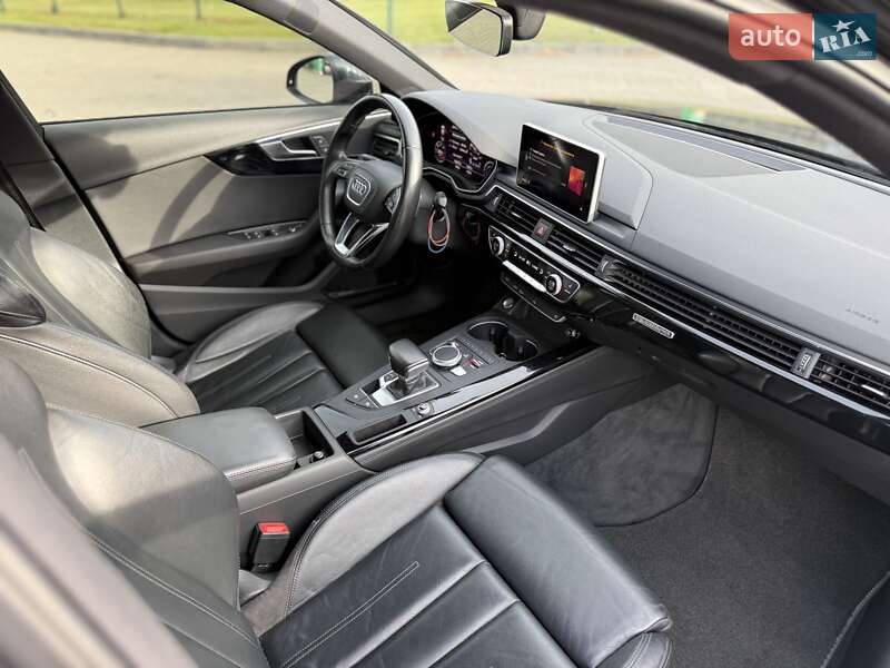 Седан Audi A4 2016 в Радивиліві