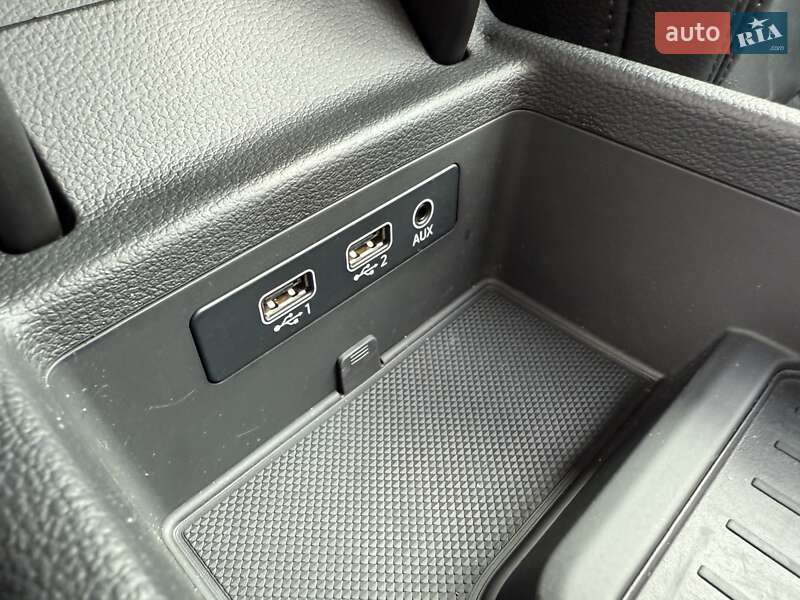 Седан Audi A4 2016 в Радивиліві