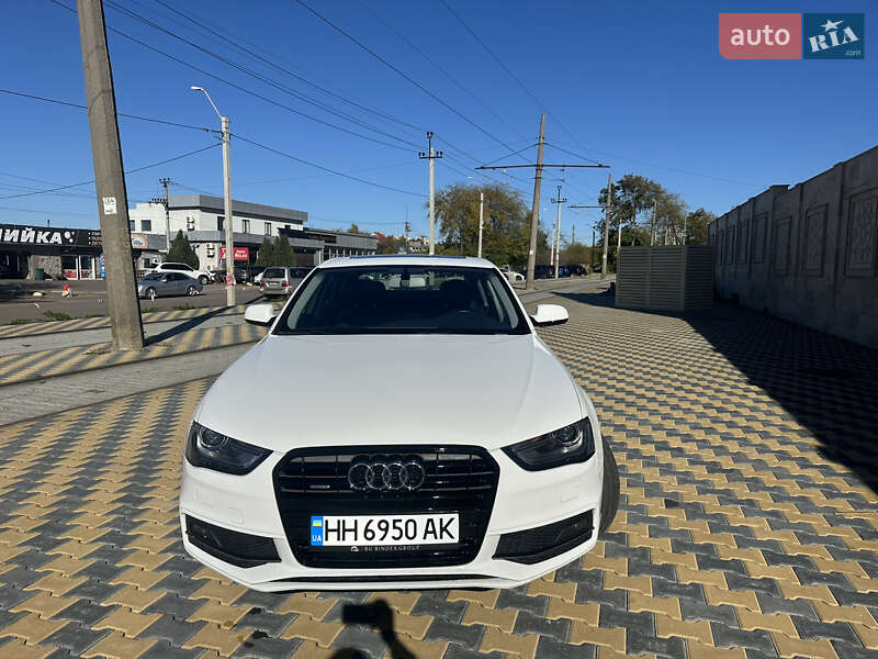 Седан Audi A4 2014 в Одессе