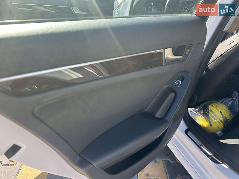 Седан Audi A4 2014 в Одессе