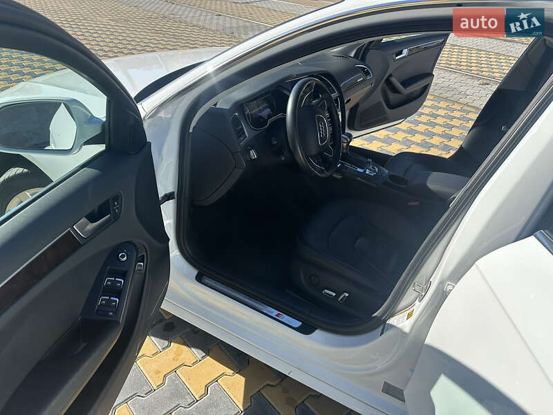 Седан Audi A4 2014 в Одессе