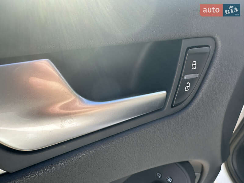 Седан Audi A4 2014 в Одессе