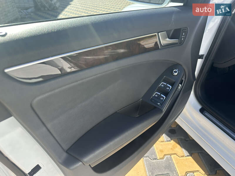 Седан Audi A4 2014 в Одессе