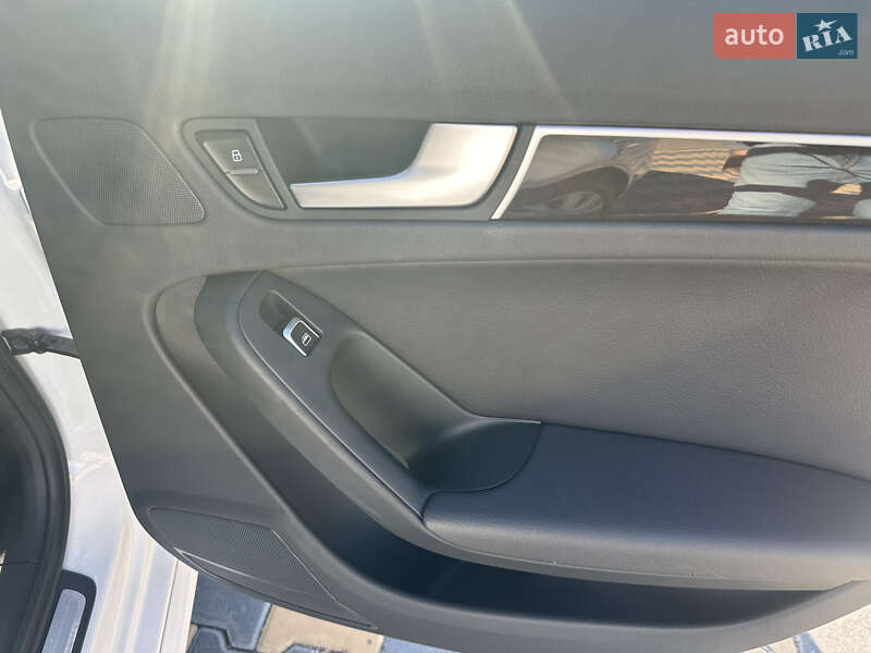 Седан Audi A4 2014 в Одессе