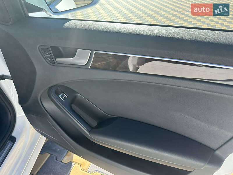 Седан Audi A4 2014 в Одессе
