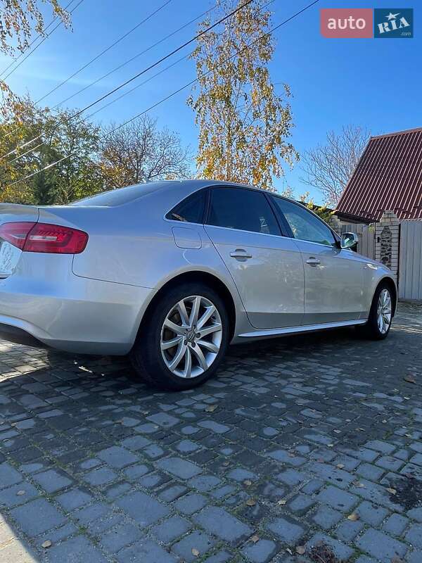 Седан Audi A4 2014 в Миколаєві