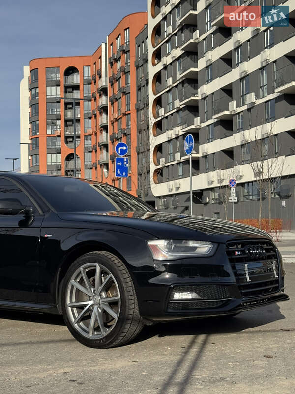 Седан Audi A4 2015 в Киеве