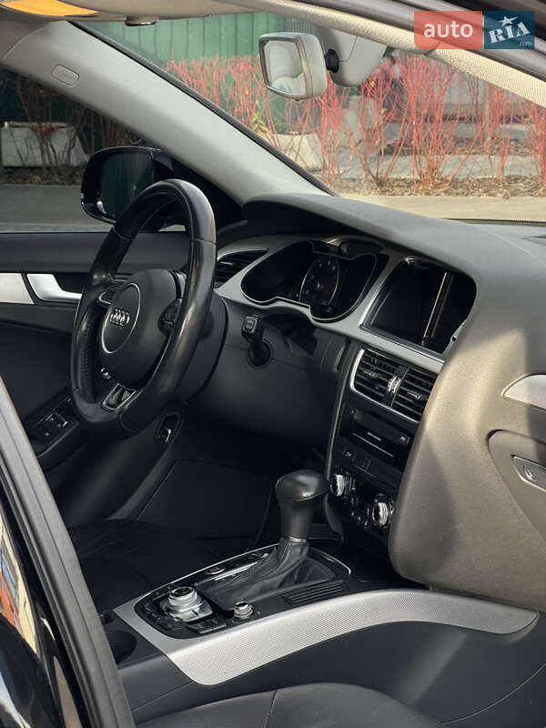 Седан Audi A4 2015 в Киеве