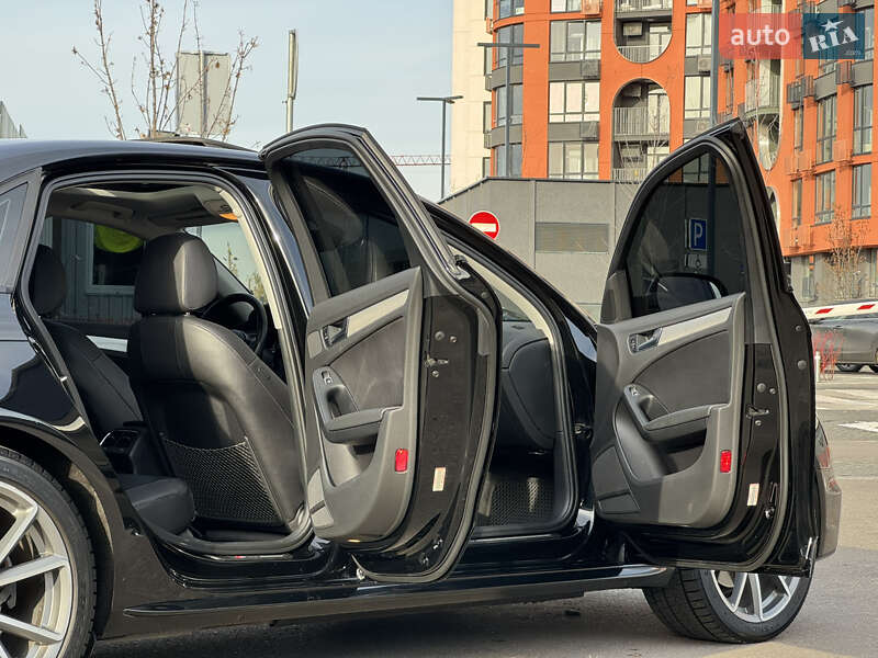 Седан Audi A4 2015 в Киеве