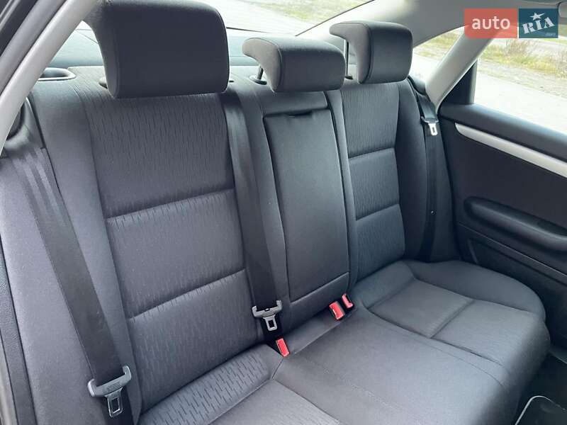 Седан Audi A4 2005 в Кам'янському