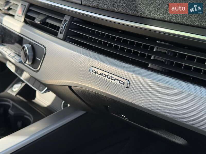 Седан Audi A4 2016 в Львові