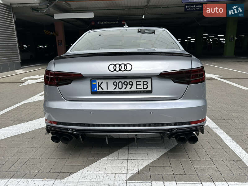 Седан Audi A4 2016 в Києві
