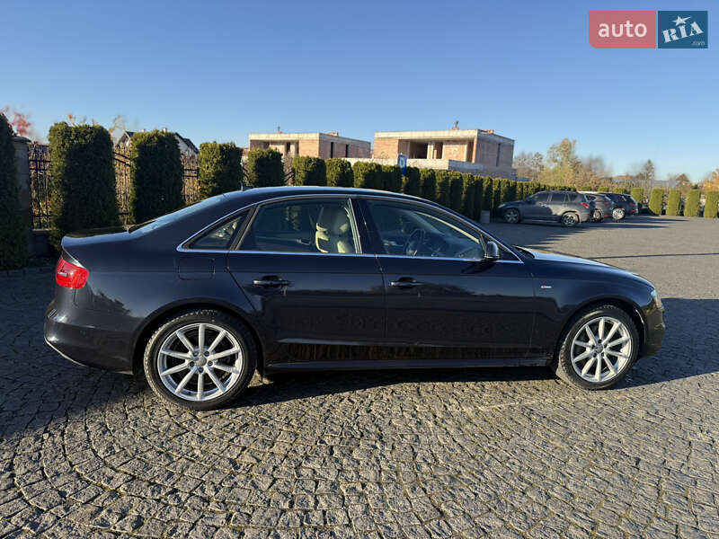 Седан Audi A4 2015 в Жовкве