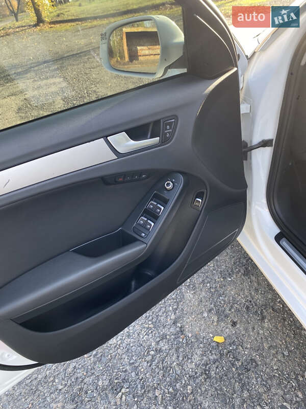 Седан Audi A4 2012 в Черкассах