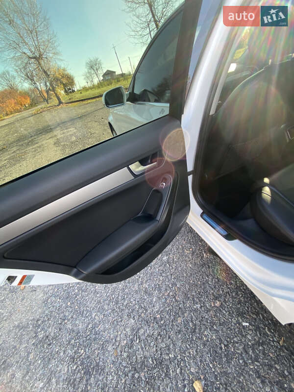 Седан Audi A4 2012 в Черкассах