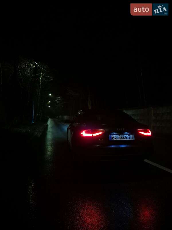 Седан Audi A4 2013 в Киеве