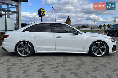 Седан Audi A4 2020 в Мукачево