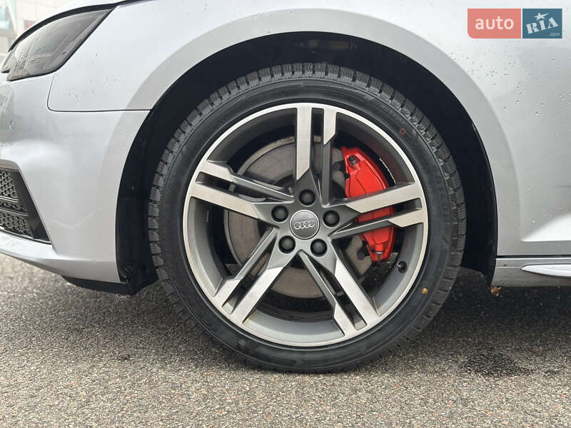 Седан Audi A4 2017 в Києві
