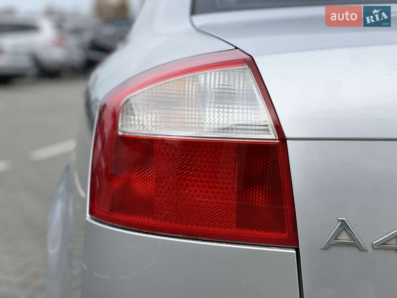 Седан Audi A4 2002 в Нововолынске