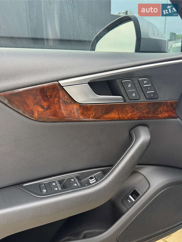 Седан Audi A4 2016 в Тернополі