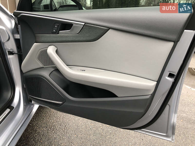 Седан Audi A4 2018 в Ирпене