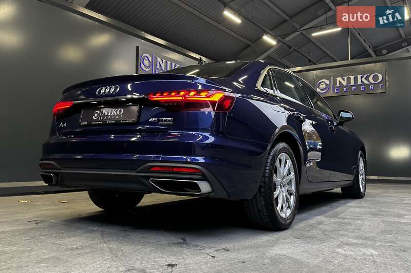 Седан Audi A4 2020 в Києві