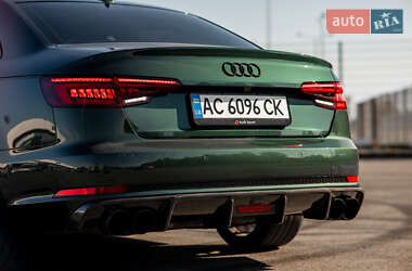 Седан Audi A4 2018 в Львове