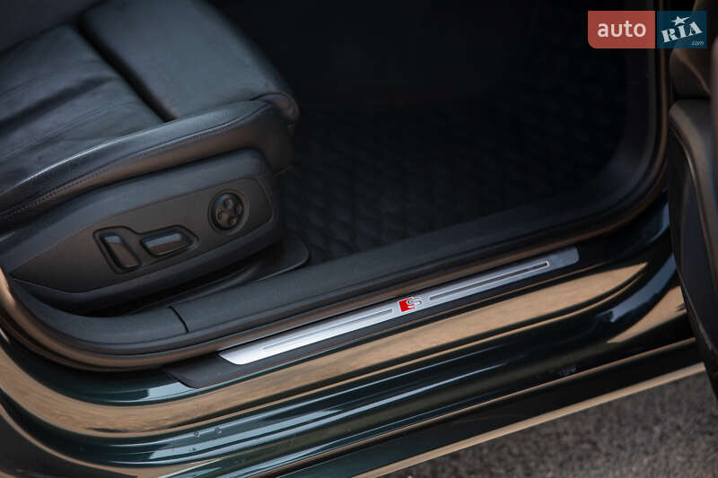 Седан Audi A4 2018 в Львове