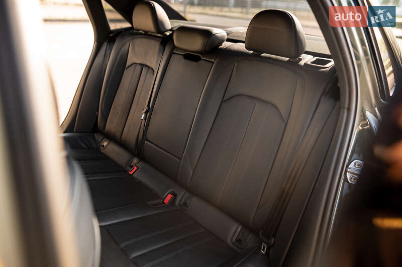 Седан Audi A4 2018 в Львове