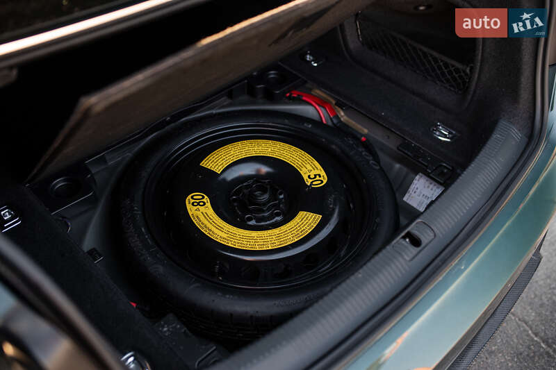 Седан Audi A4 2018 в Львове