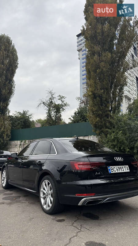 Седан Audi A4 2018 в Киеве