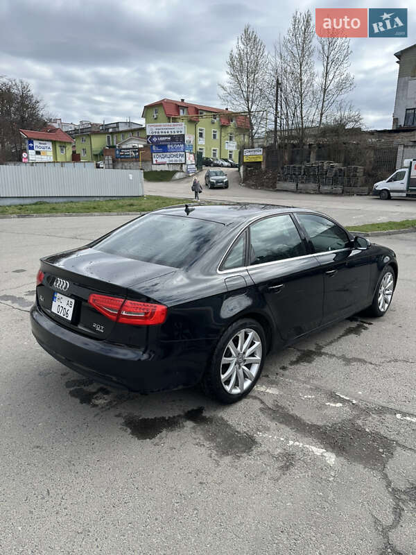 Седан Audi A4 2013 в Львове