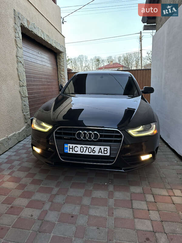 Седан Audi A4 2013 в Львове