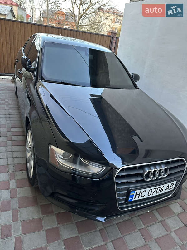 Седан Audi A4 2013 в Львове