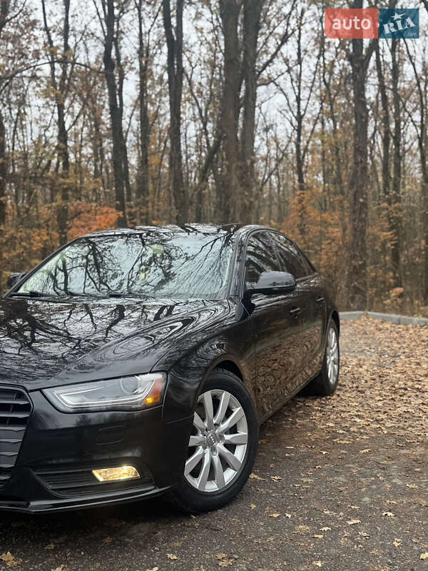 Седан Audi A4 2012 в Харкові