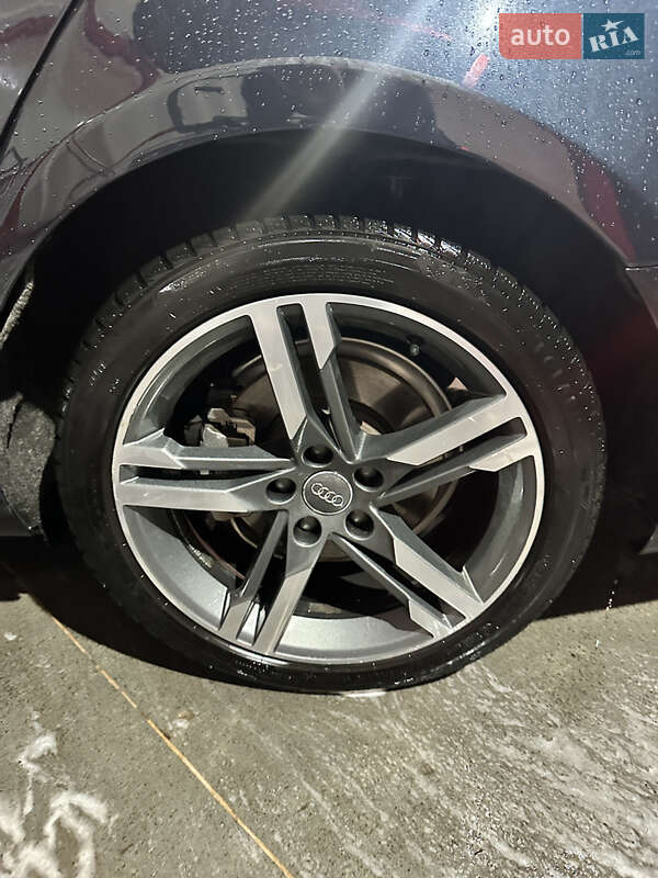 Седан Audi A4 2018 в Києві