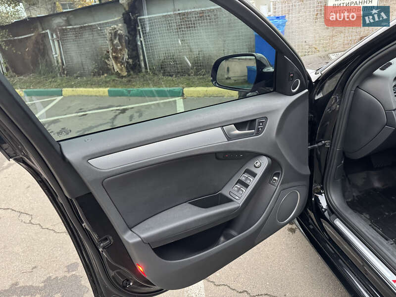 Седан Audi A4 2014 в Киеве