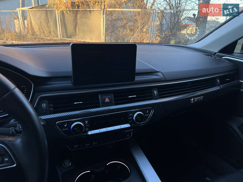 Седан Audi A4 2016 в Дрогобыче