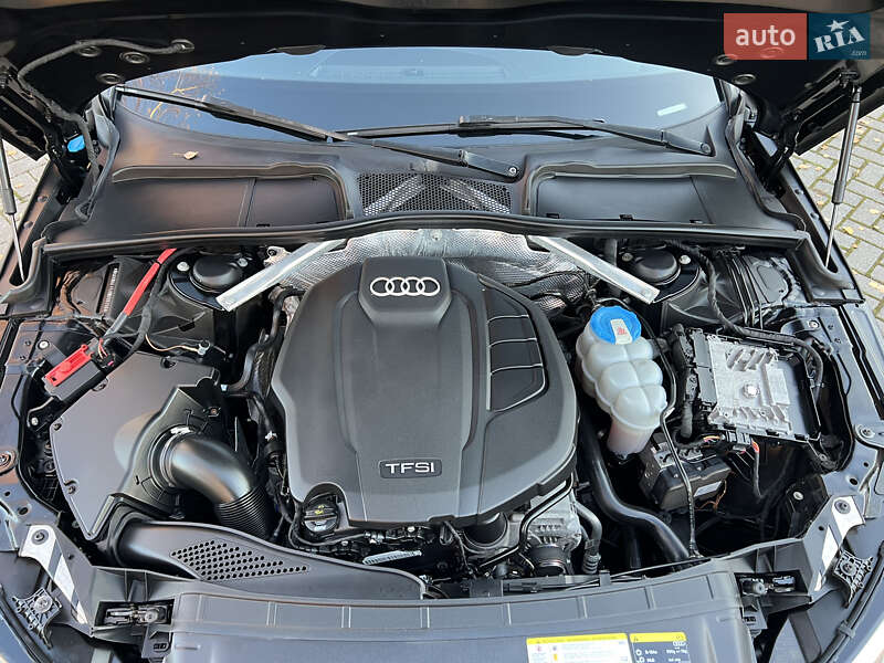 Седан Audi A4 2016 в Дрогобыче