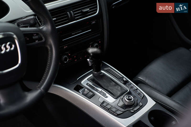 Седан Audi A4 2011 в Києві