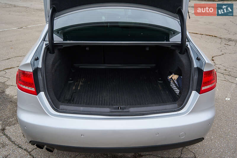 Седан Audi A4 2011 в Києві